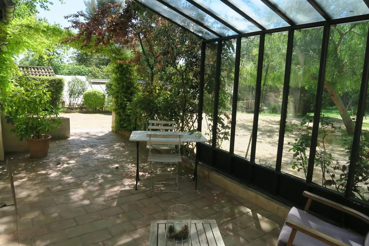 Hébergement de vacances dépendance de bastide climatisée dans parc exceptionnel, au calme Marseille France