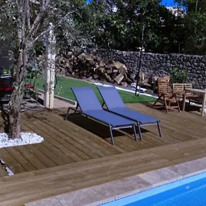 Du Stade Le F4 Parking Piscine Et Marseille