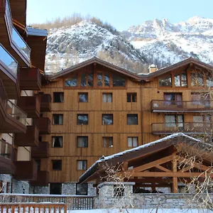 https://les-clarines-val-disere.hotels-rhonealpes.com